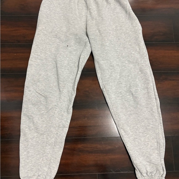 Cozy Lounge Pants Set in Neutral Tones - Picture 4 of 6